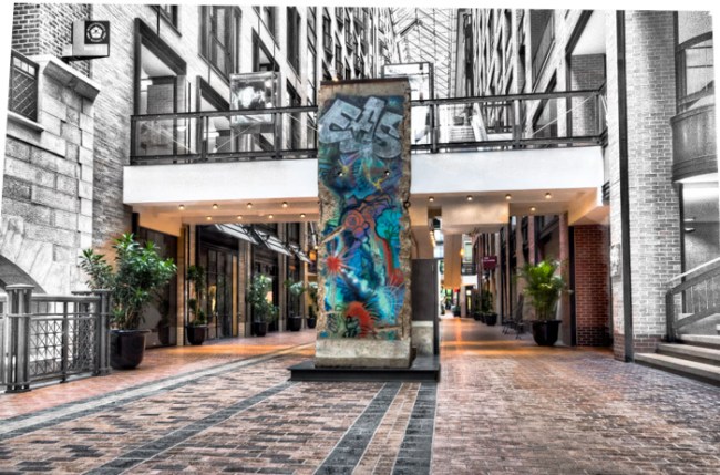 2013-09-14-Berlin-Wall-segment-West-side